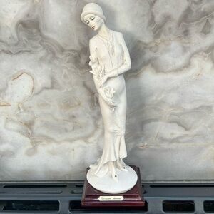 Giuseppe Armani Lady with Flowers Porcelain Figurine 1987 On Wood Base - Signed